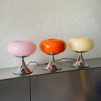 Donut Lampe Rosa, orange und gelb von GLOW UP STUDIO – ikonische Retro Tischlampe im 60er Look